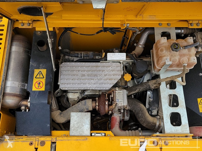 جرافة JCB 220XLC