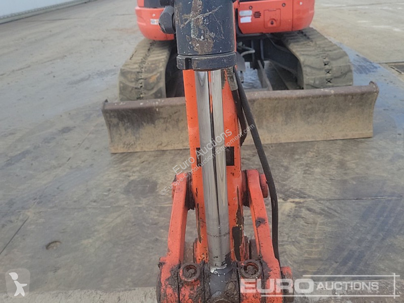 Lopatový nakládač Kubota U48-4