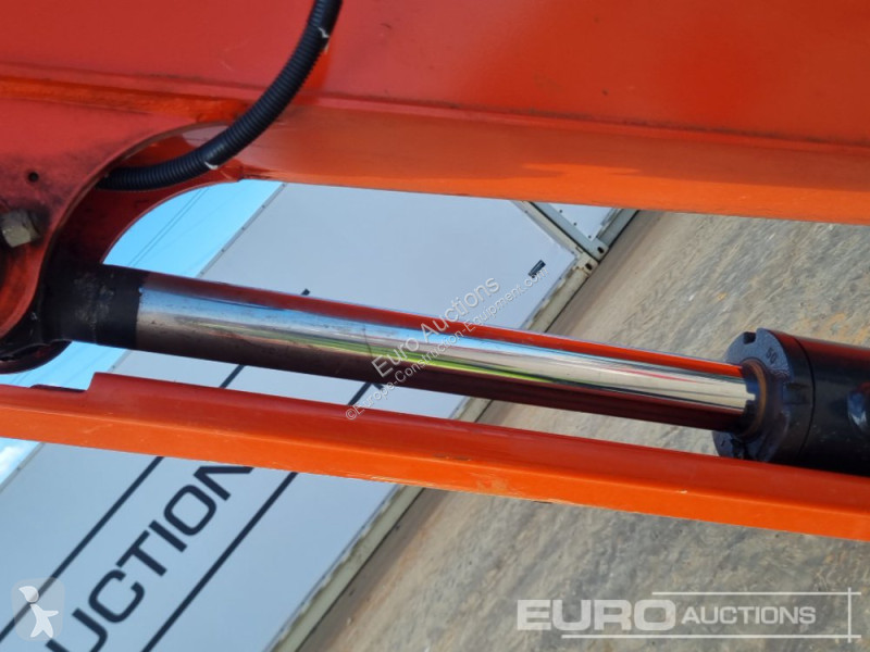 Lopatový nakládač Kubota KX037-4