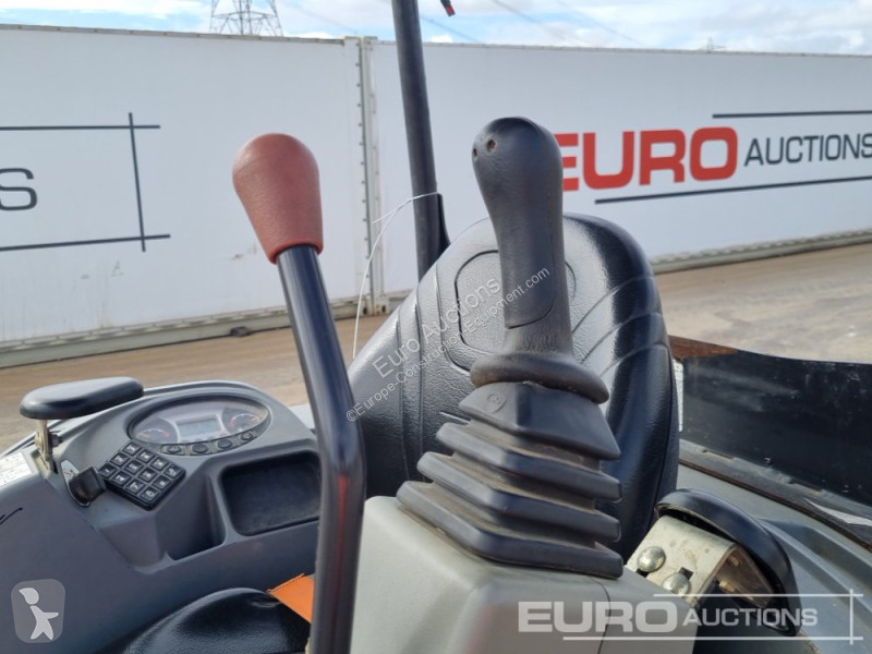 Lopatový nakládač Bobcat E17