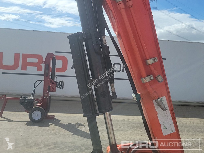 Lopatový nakládač Kubota U36-4