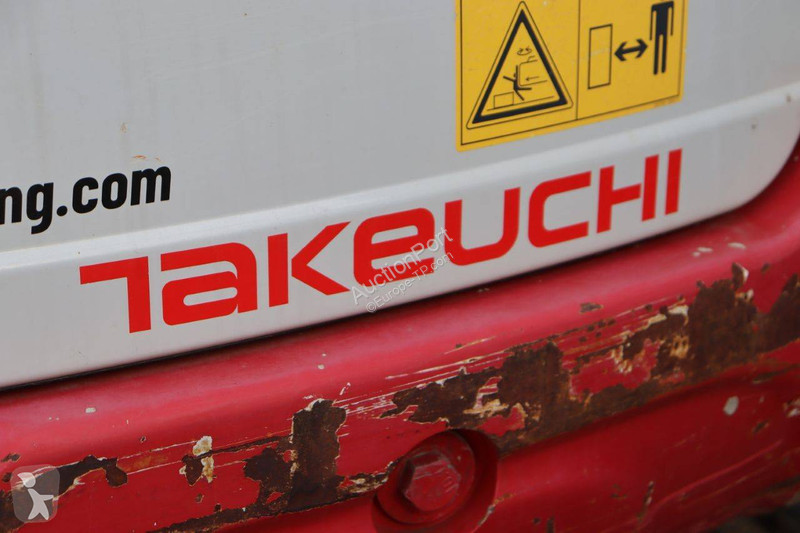 Escavatore Takeuchi
