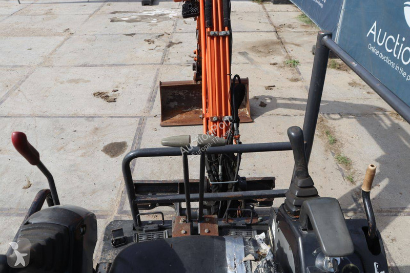 Escavatore Hitachi ZX17U