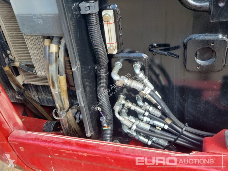 Escavadora Takeuchi TB240