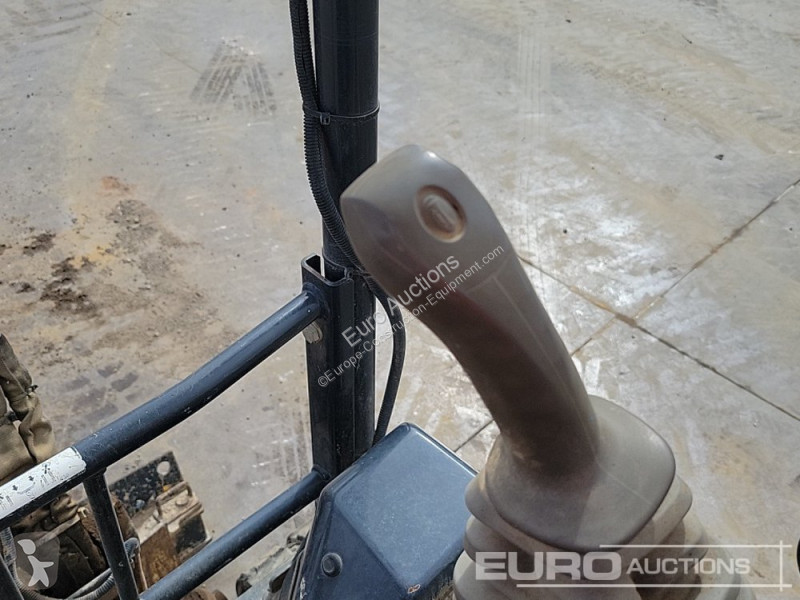 جرافة Hitachi ZX19U-6 YLR