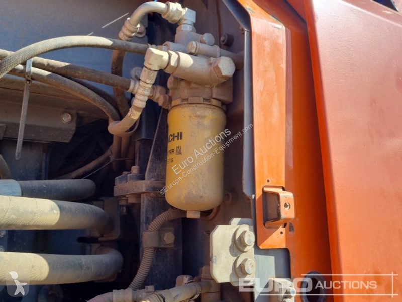 Escavatore Hitachi -6