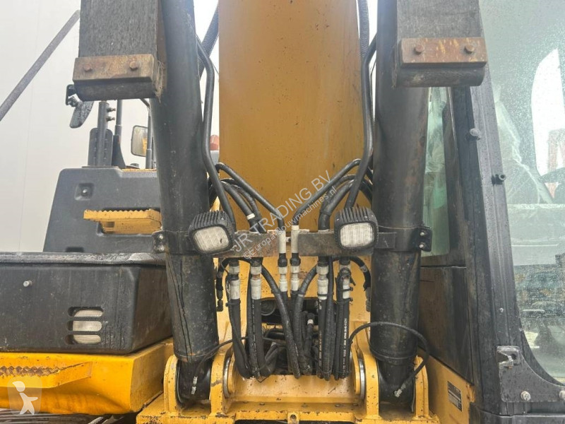 Escavadora Caterpillar EL (epiroc hammer included)
