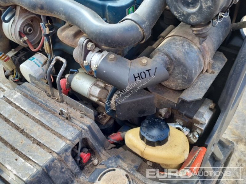 Lopatový nakládač Kubota K008-3
