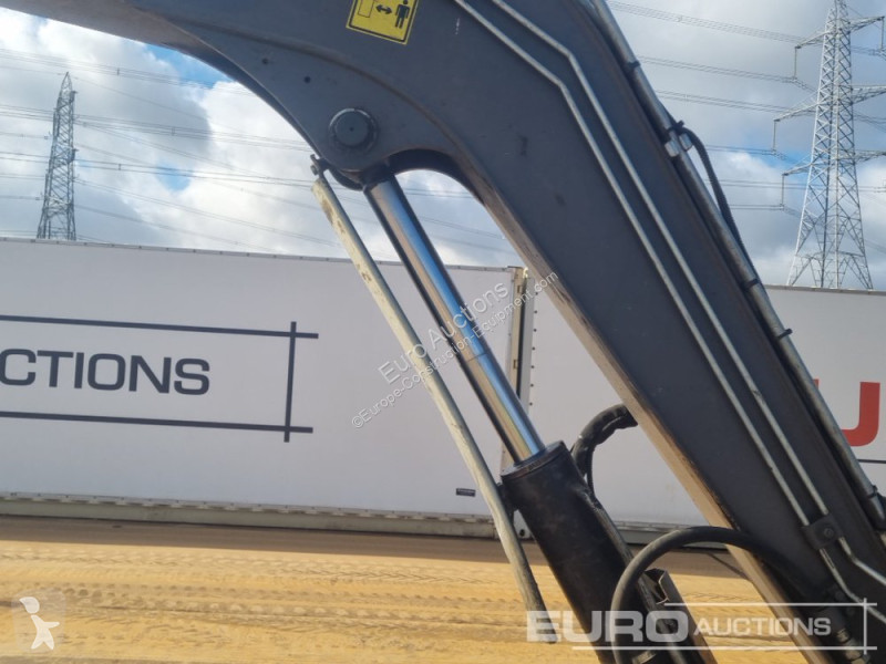 Lopatový nakládač Volvo ECR50D