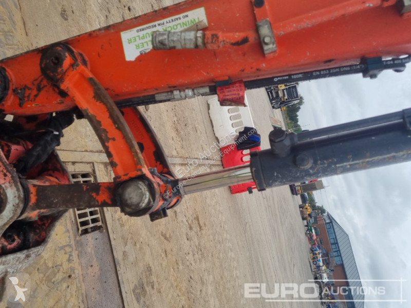Lopatový nakládač Kubota U48-4