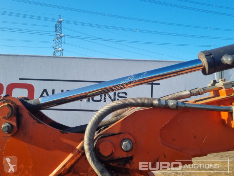 Lopatový nakládač Hitachi ZX26U-5A CLR