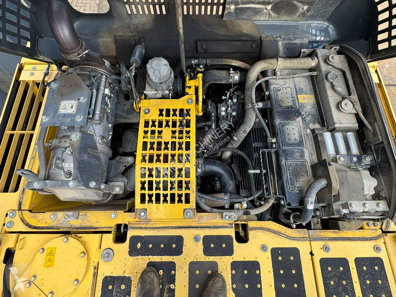 جرافة Komatsu