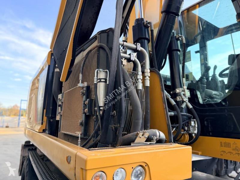 جرافة Caterpillar F