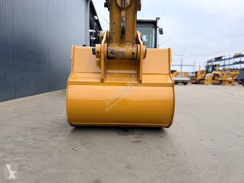 جرافة Caterpillar 320E