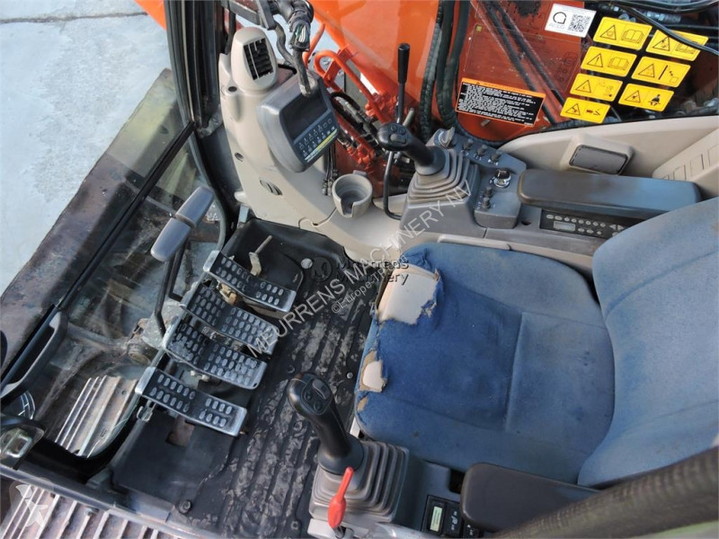 جرافة Hitachi ZX135