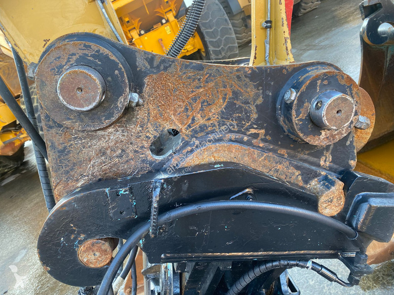 جرافة Caterpillar F