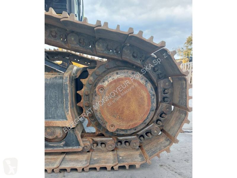 Lopatový nakládač Caterpillar 352