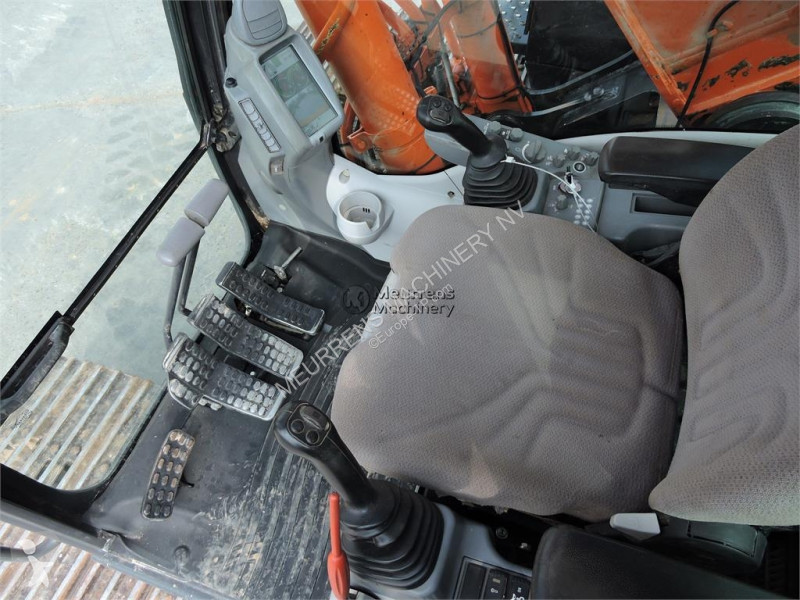 جرافة Hitachi 0