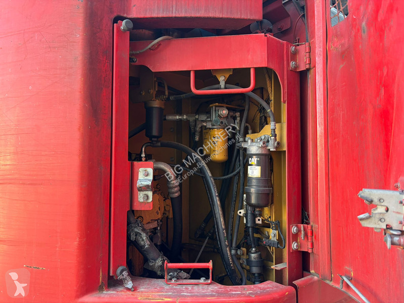 Rýpadlo Caterpillar 325 F LCR