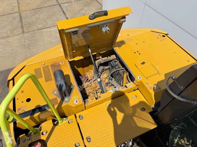 Rýpadlo Caterpillar - 360° Camera / Hammer lines