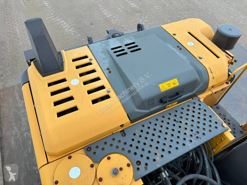 Rýpadlo Volvo L - Triple Boom / Hammer Lines