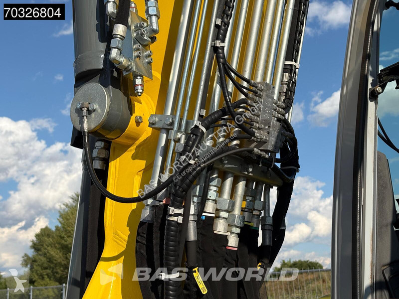 جرافة Wacker Neuson Powertilt