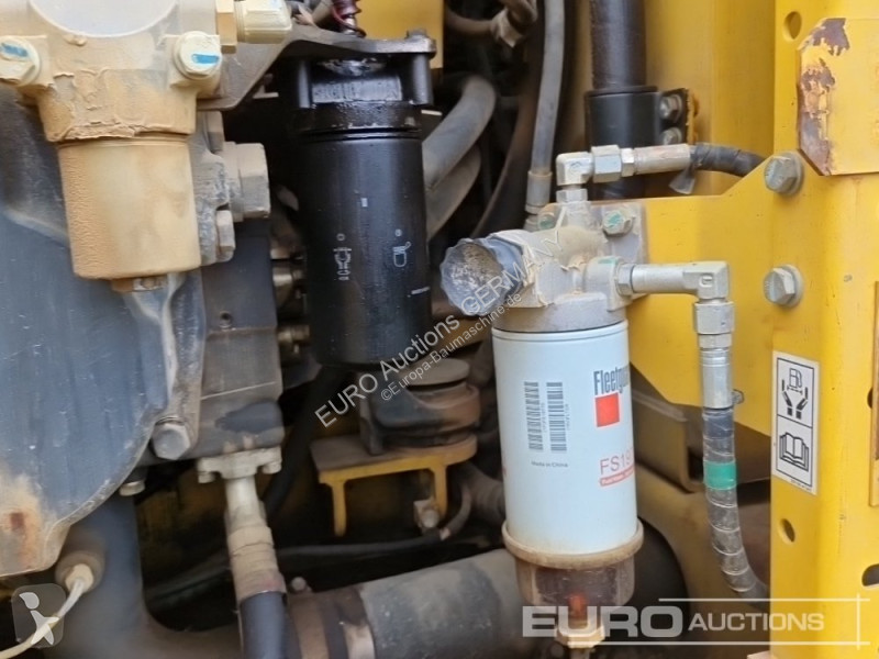 جرافة Komatsu 10