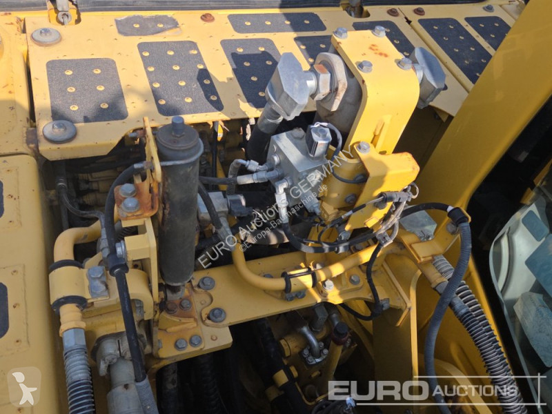 Excavadora Komatsu 10