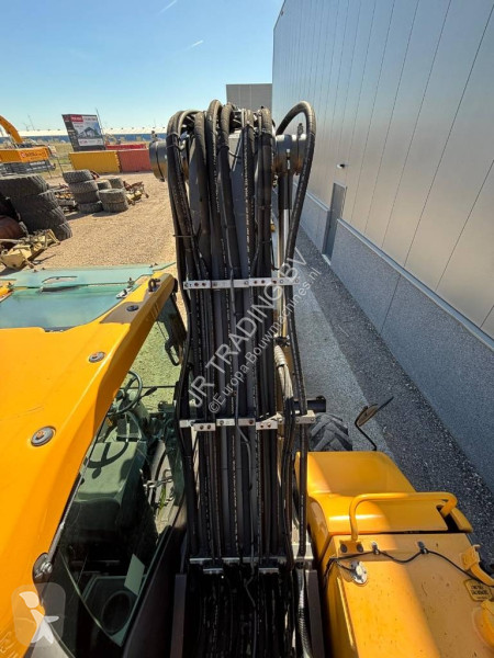 جرافة Volvo (Two Buckets)