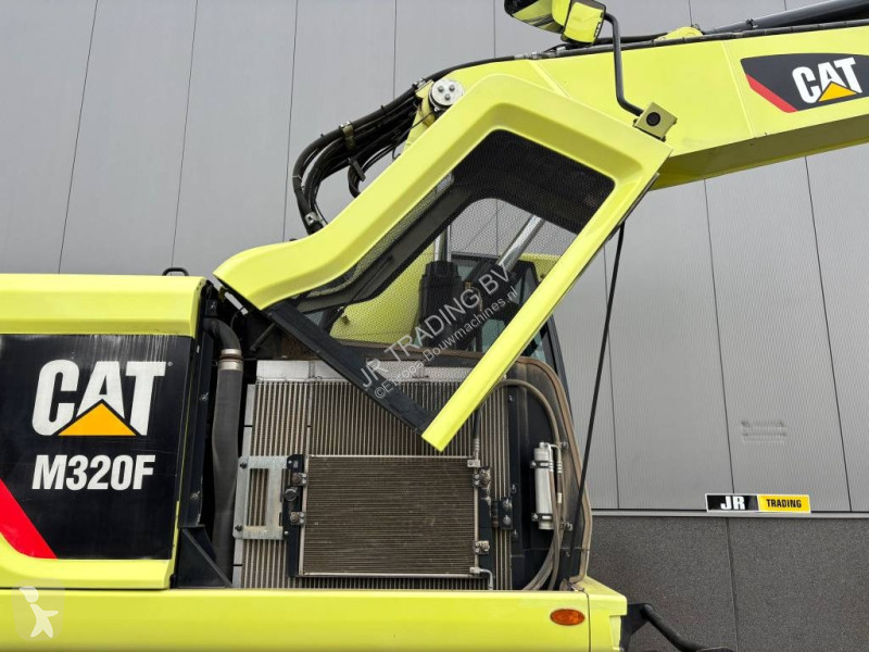 جرافة Caterpillar M 320 F