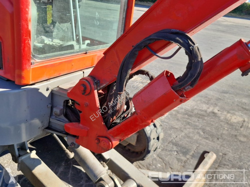 جرافة Volvo ECR25D