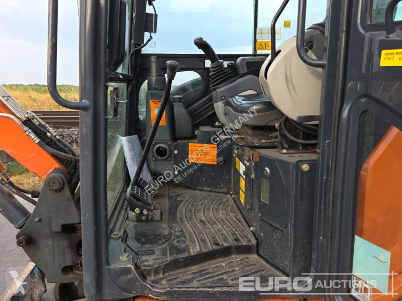 جرافة Hitachi ZX26U-5A CR