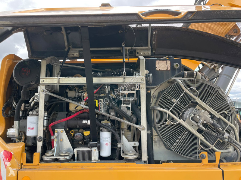 جرافة Liebherr R914 Compact