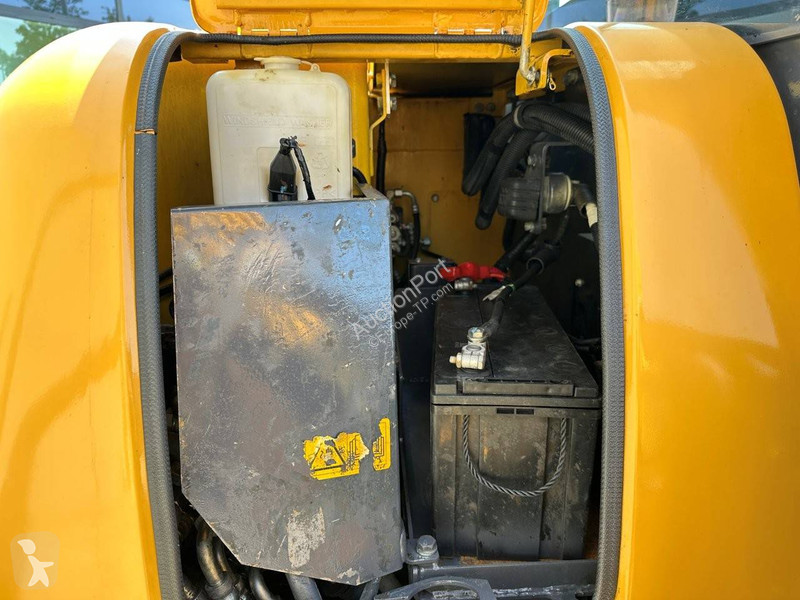 Rýpadlo Komatsu 7