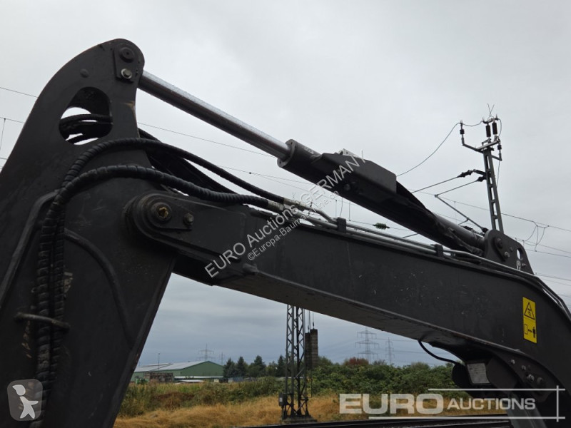 جرافة Volvo ECR50F