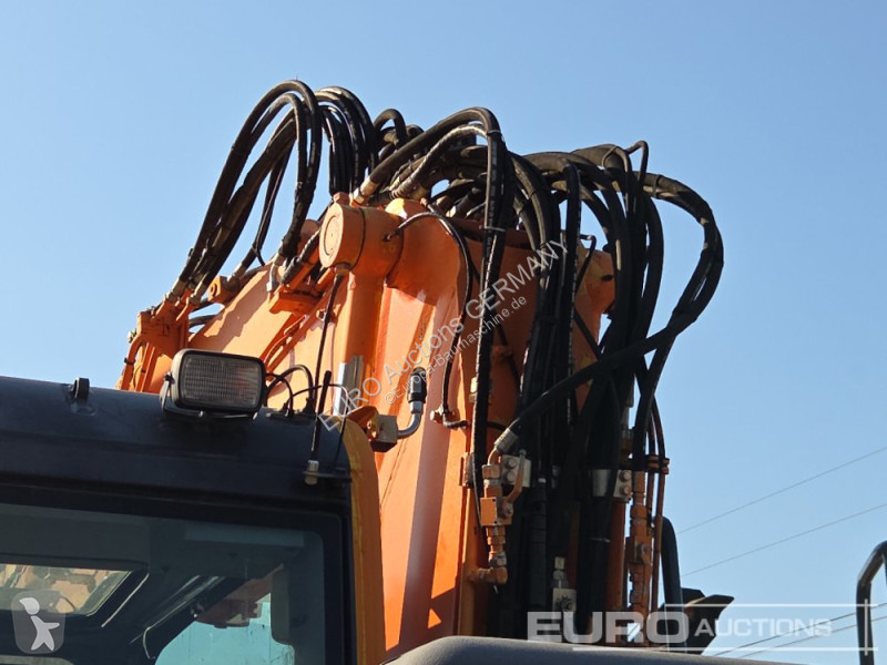 جرافة Komatsu PW148-8