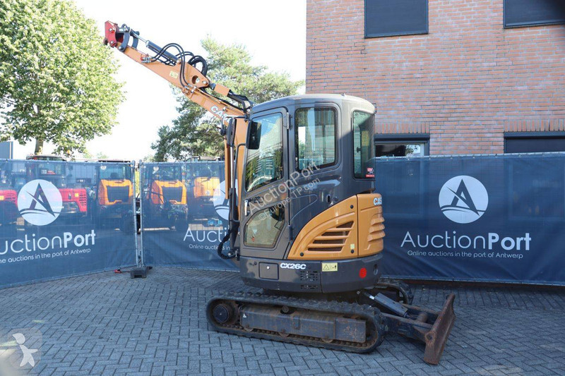 Lopatový nakládač Case CX26C