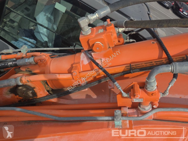 Graafmachine Hitachi LC-3