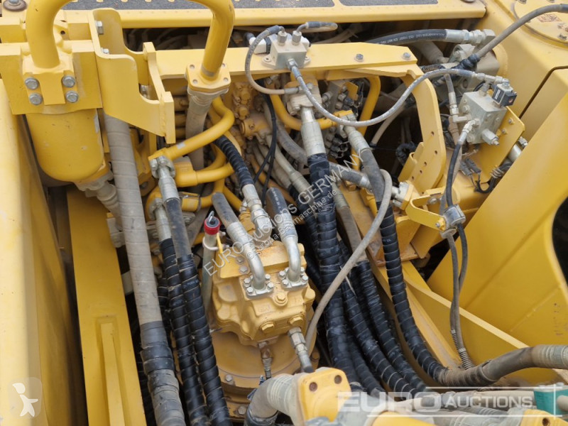 Lopatový nakládač Komatsu NLC-11