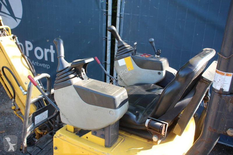 جرافة Yanmar E10SR