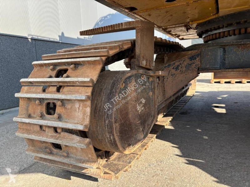 Багер Caterpillar