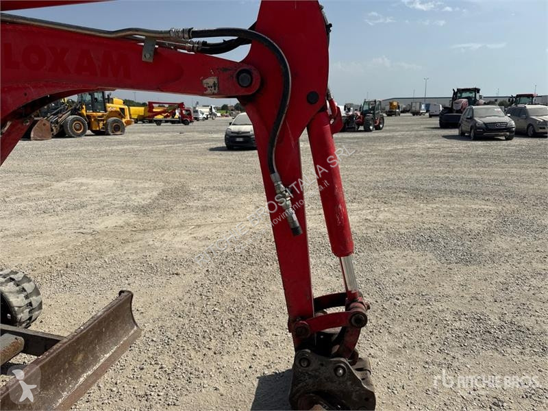 Екскаватор JCB