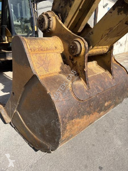 Escavadora Caterpillar
