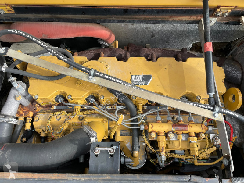 Escavadora Caterpillar D