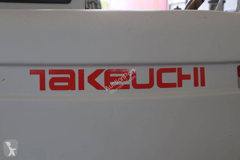 جرافة Takeuchi