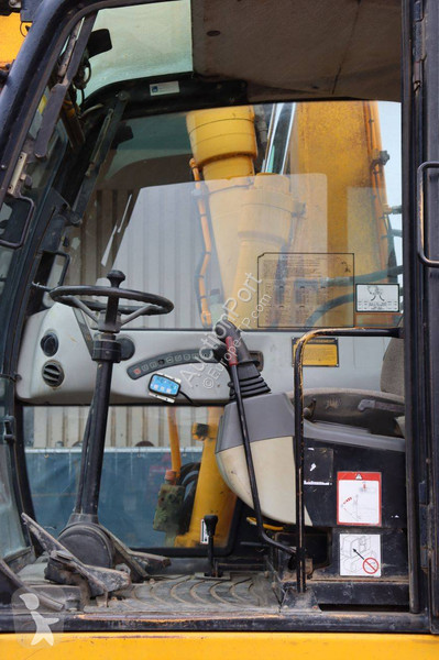 جرافة JCB