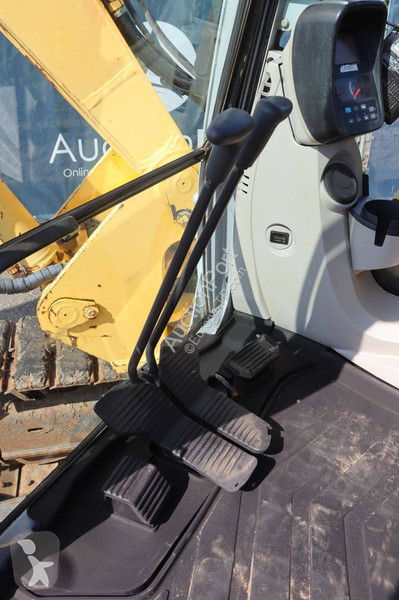 جرافة New Holland Kobelco