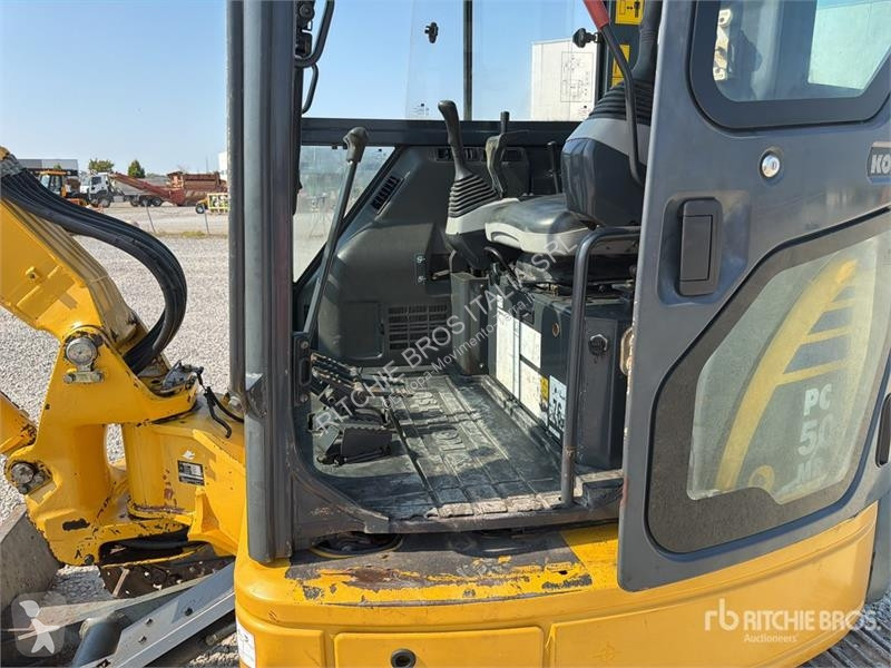 جرافة Komatsu