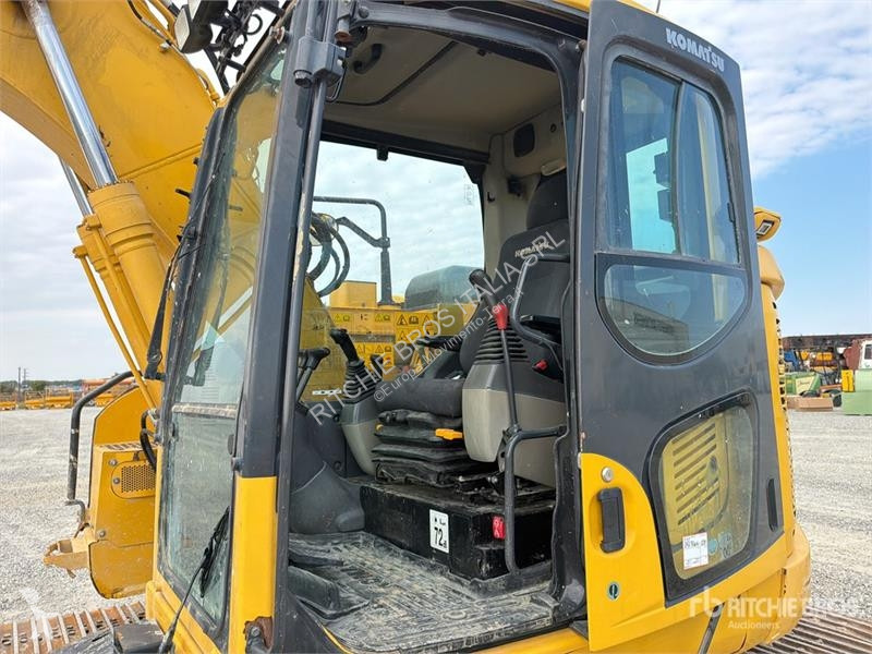 جرافة Komatsu PC 138US-11 Tracked Excavator