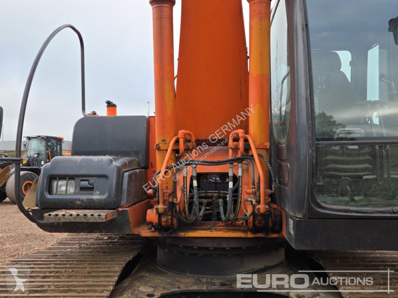 Escavadora Hitachi